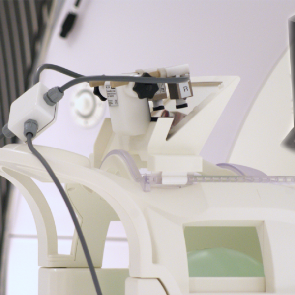  Système de suivi oculaire compatible IRM